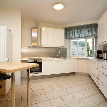 4 Bedroom With Sauna And 2 Bathroom شقة