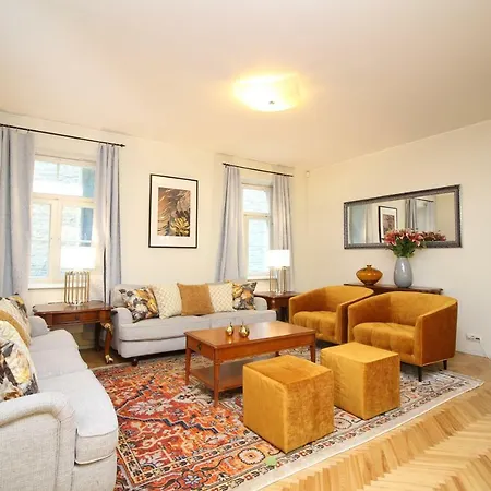 アパート 4 Bedroom With Sauna And 2 Bathroom *