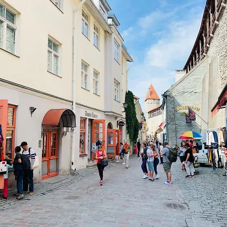 4 Bedroom With Sauna And 2 Bathroom Korter